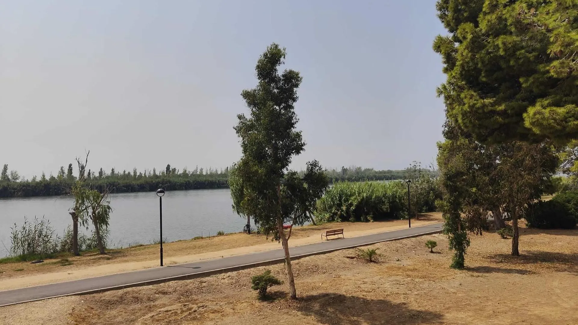 Faro Del Delta Apartment Deltebre Spain